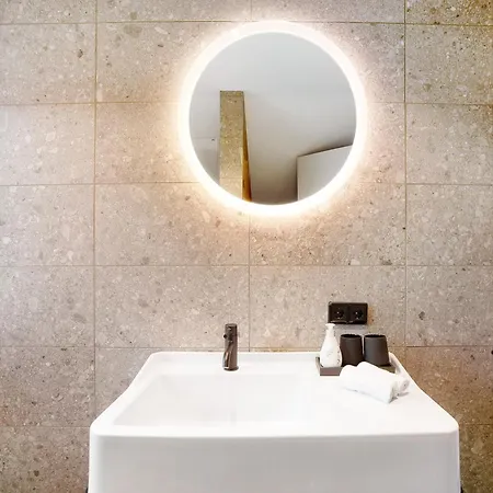Flat Apartment *